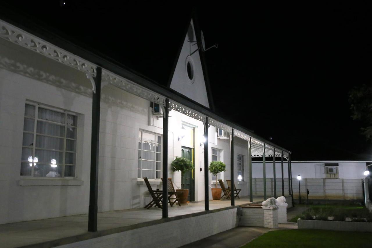 Graaff-Reinet Victorian Square Guesthouse מראה חיצוני תמונה