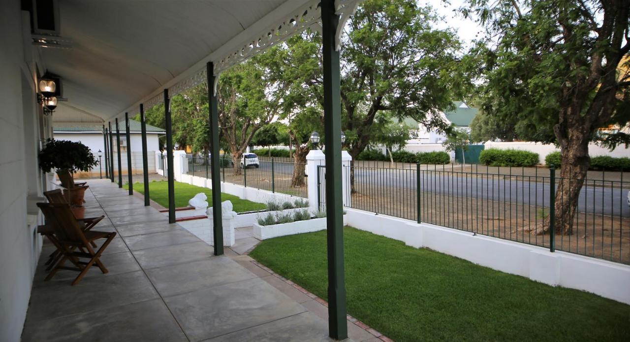 Graaff-Reinet Victorian Square Guesthouse מראה חיצוני תמונה