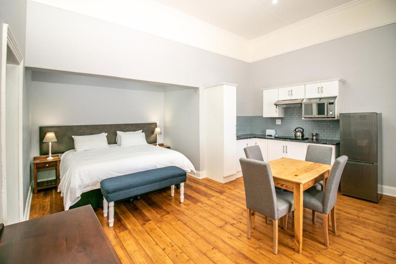 Graaff-Reinet Victorian Square Guesthouse מראה חיצוני תמונה