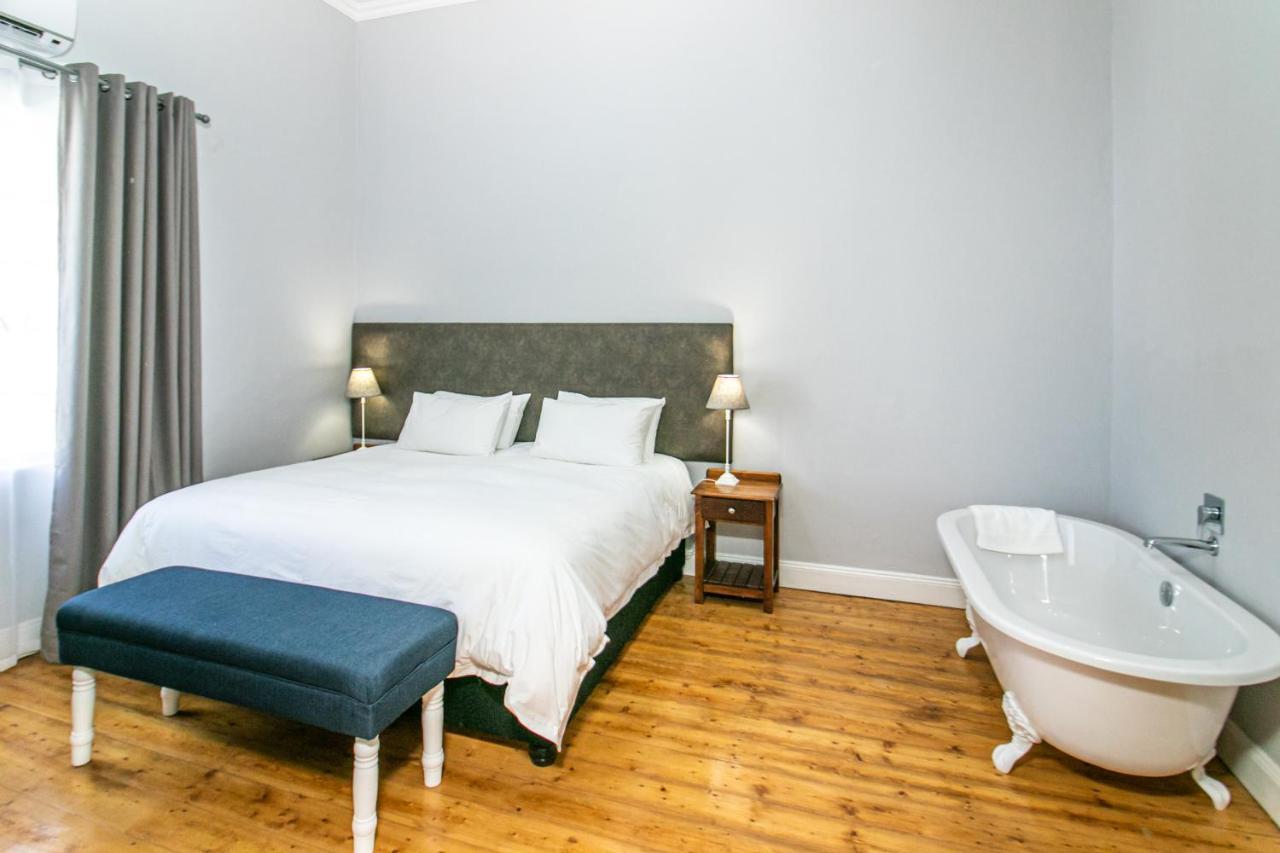Graaff-Reinet Victorian Square Guesthouse מראה חיצוני תמונה