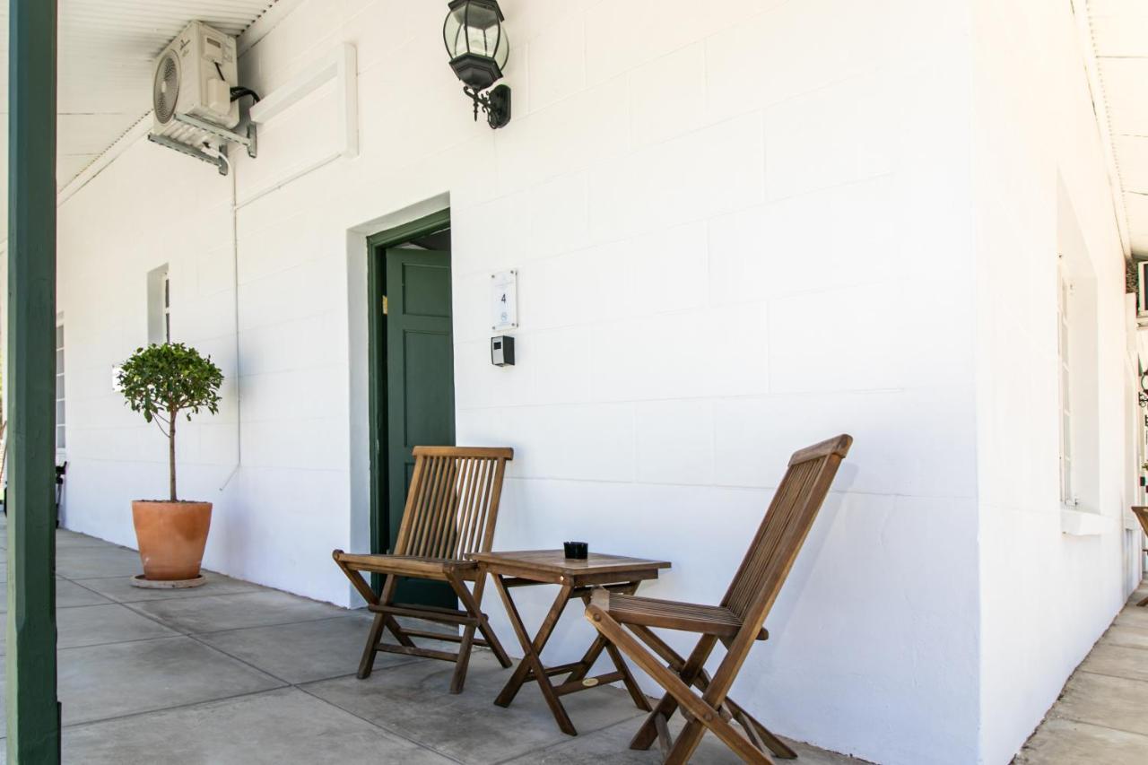 Graaff-Reinet Victorian Square Guesthouse מראה חיצוני תמונה